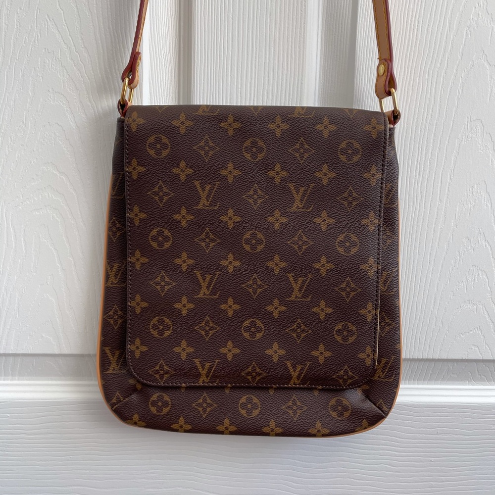 Crossbody bag